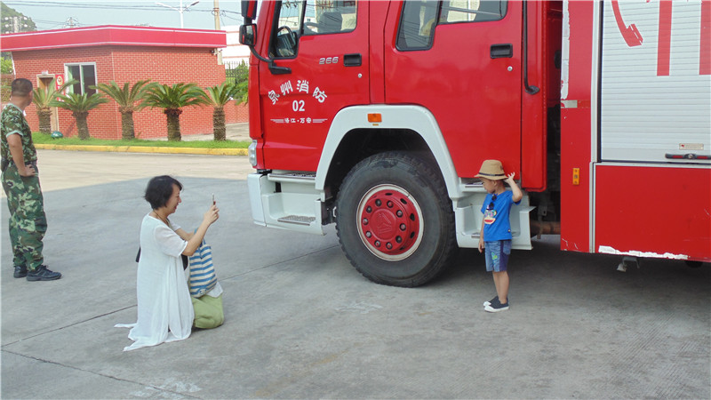 BBunion国际早教泉州中骏中心活动花絮:小小消防员户外课堂 BBunion国际早教泉州中骏中心活动花絮:小小消防员户外课堂